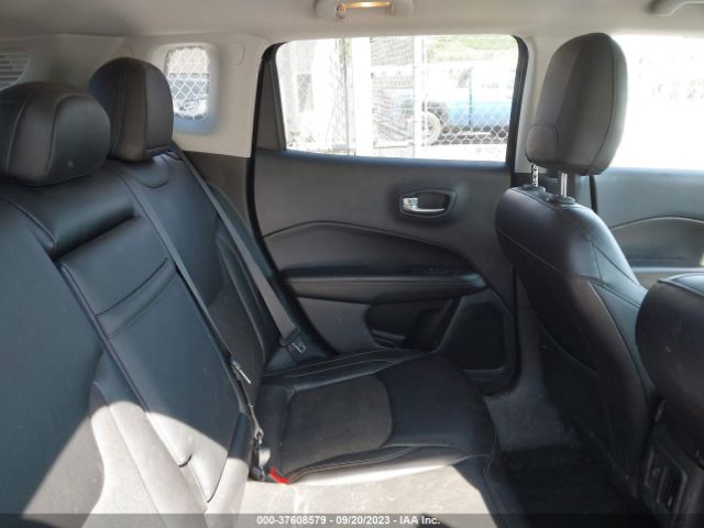 3C4NJCBB7JT241089 Jeep Compass Latitude Fwd