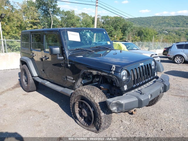 1C4BJWDG5EL321229 Jeep Wrangler Unlimited Sport