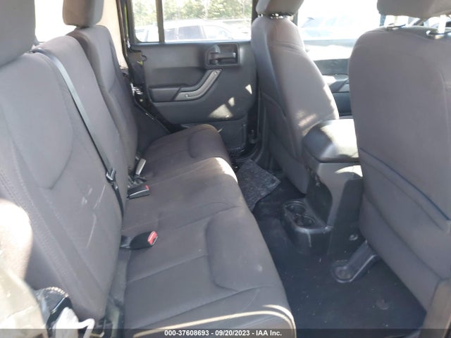 1C4BJWDG5EL321229 Jeep Wrangler Unlimited Sport