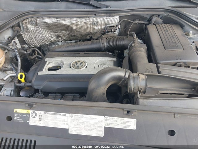 WVGAV7AX7HK015598 Volkswagen TIGUAN