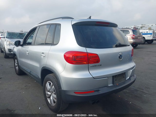 WVGAV7AX7HK015598 Volkswagen TIGUAN