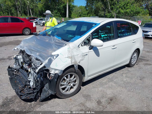 Toyota Prius V Five 2014 JTDZN3EU6EJ015142 Image 2
