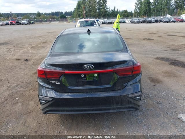 3KPF24AD5ME301275 KIA FORTE FE