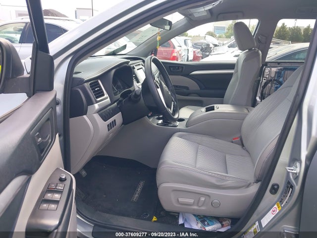 Toyota Highlander Le 2015 5TDZKRFH2FS102179 Image 12