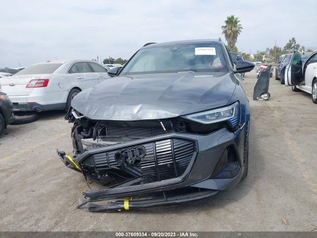 2022 Audi e-tron, VIN: WA1VCBGE9NB035233