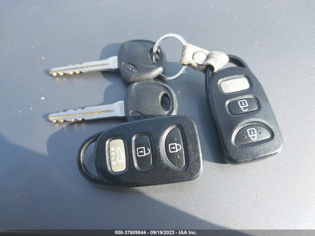 2013 HYUNDAI ELANTRA GLS VIN: 5NPDH4AE4DH213747