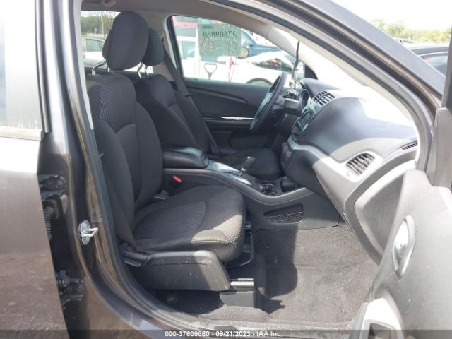 3C4PDCBB5KT856970 Dodge JOURNEY SE