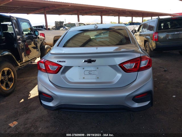 Chevrolet CRUZE LT 2018 1G1BE5SM9J7150861 Image 16