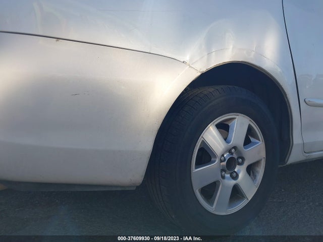 2004 TOYOTA SIENNA XLE VIN: 5TDZA22C34S209503