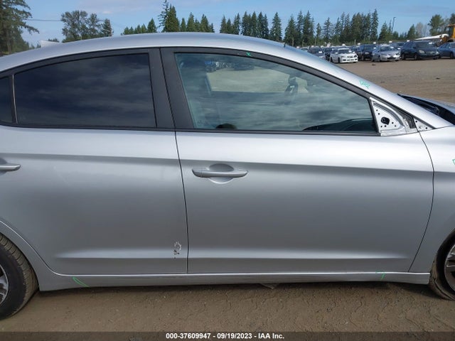 Hyundai ELANTRA SEL 2018 5NPD84LF3JH214003 Image 14