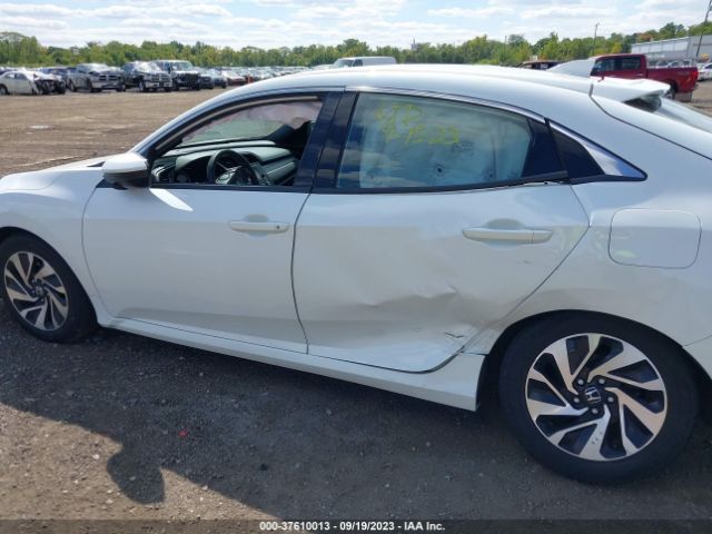SHHFK7H26JU237483 Honda Civic Hatchback Lx