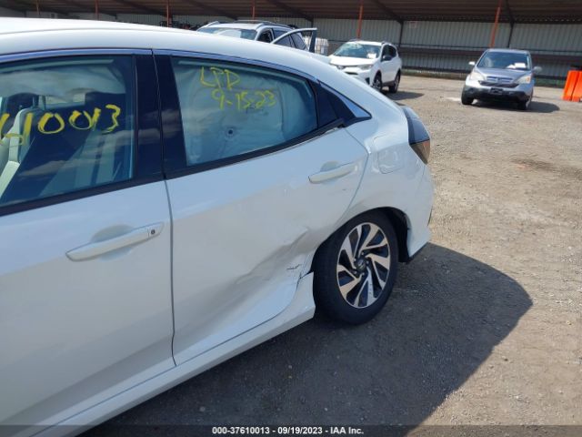 SHHFK7H26JU237483 Honda Civic Hatchback Lx