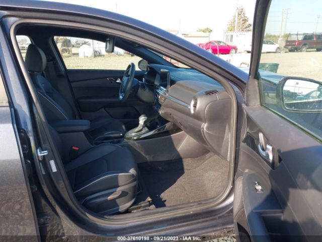 3KPF34AD1ME392798 KIA Forte Gt-line