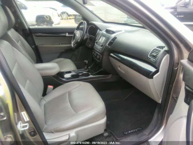 5XYKTCA67FG654372 KIA SORENTO LX