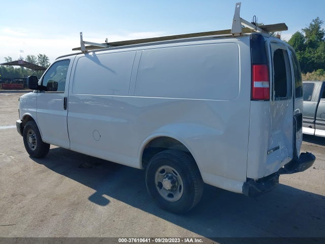 Chevrolet EXPRESS CARGO VAN 2019 1GCWGAFP1K1182482 Image 3