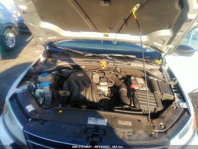 3VW2K7AJ2FM324475 Volkswagen Jetta Sedan 2.0l S