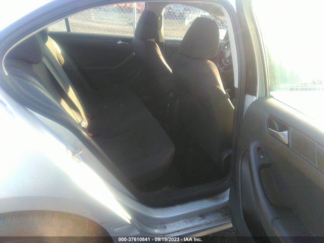 3VW2K7AJ2FM324475 Volkswagen Jetta Sedan 2.0l S