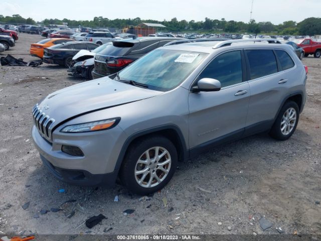 1C4PJLLXXJD523865 Jeep Cherokee Latitude Plus