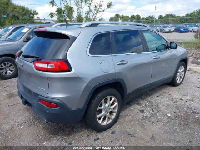 1C4PJLLXXJD523865 Jeep Cherokee Latitude Plus