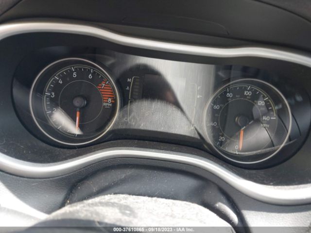 1C4PJLLXXJD523865 Jeep Cherokee Latitude Plus