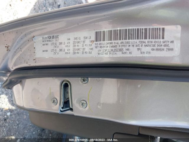 1C4PJLLXXJD523865 Jeep Cherokee Latitude Plus