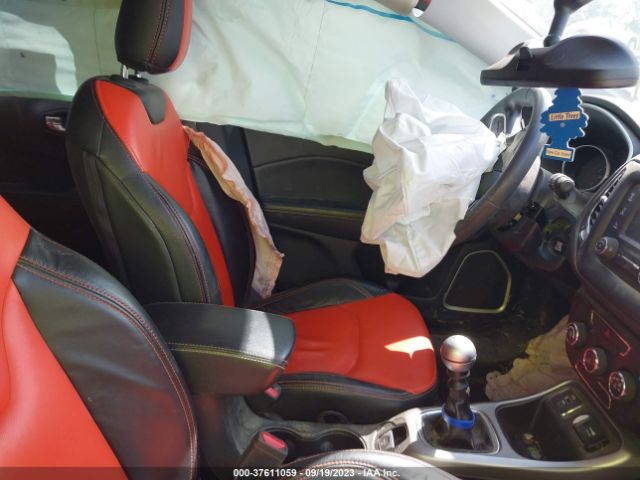 3C4NJCAB2JT106121 Jeep Compass Sport
