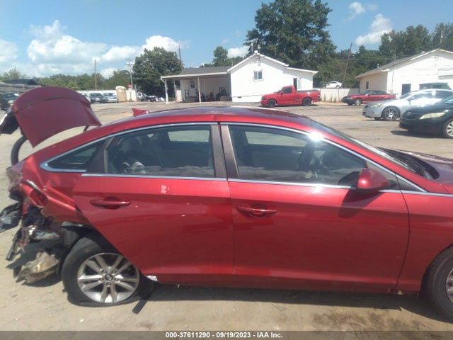 2015 HYUNDAI SONATA 2.4L SE VIN: 5NPE24AF1FH152018