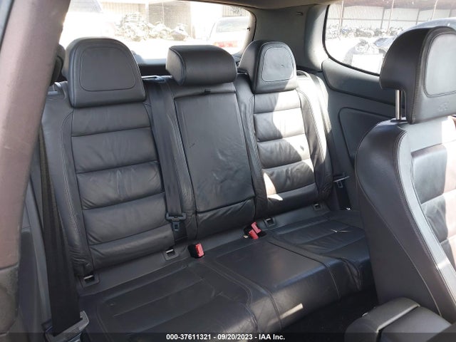 2008 VOLKSWAGEN R32 VIN: WVWKC71K98W052499
