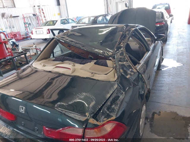 2000 HONDA ACCORD SDN LX VIN: 1HGCG5642YA102486