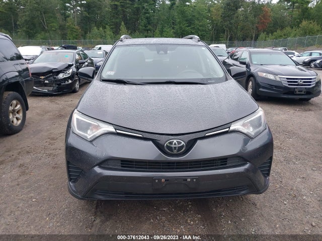 Toyota RAV4 LE 2018 JTMBFREV2JJ206402 Image 12
