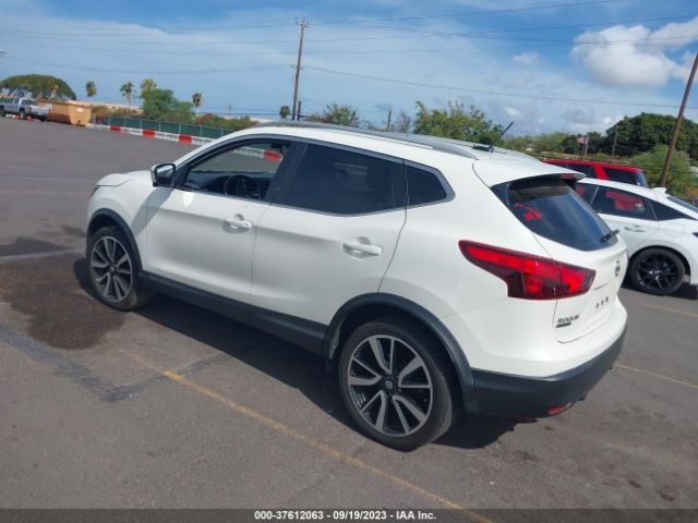 JN1BJ1CP1JW500271 Nissan Rogue Sport Sl