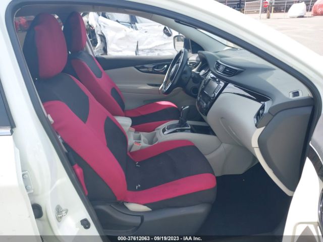 JN1BJ1CP1JW500271 Nissan Rogue Sport Sl