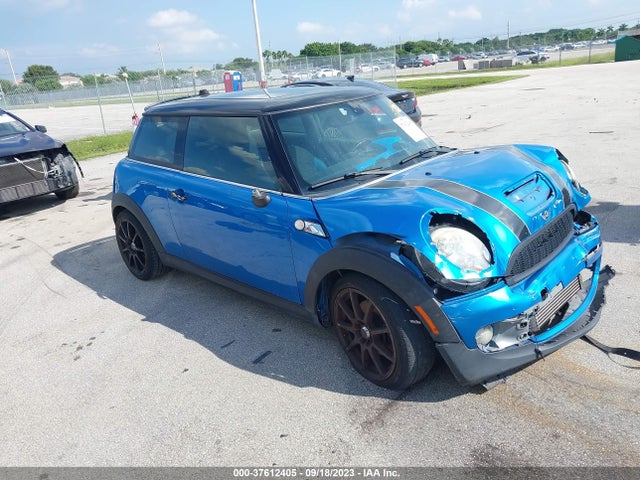 2010 MINI COOPER S WMWMF7C56ATZ34600 Photo 0
