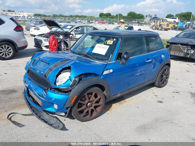 2010 MINI COOPER S WMWMF7C56ATZ34600 Photo 1
