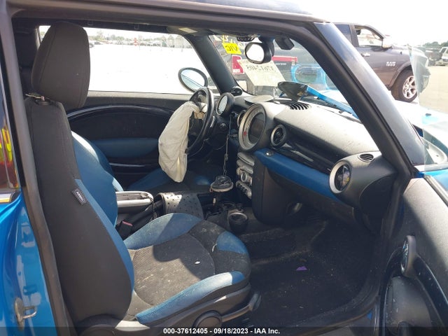 2010 MINI COOPER S WMWMF7C56ATZ34600 Photo 4