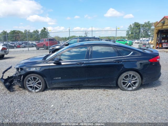 3FA6P0LU1HR325004 Ford Fusion Hybrid Se