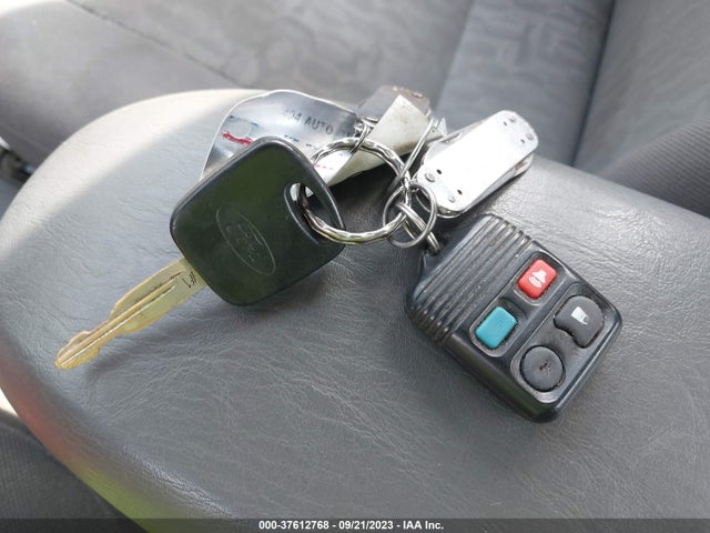2005 FORD FOCUS ZX4 VIN: 1FAFP34N75W306183