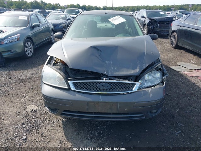 2005 FORD FOCUS ZX4 VIN: 1FAFP34N75W306183