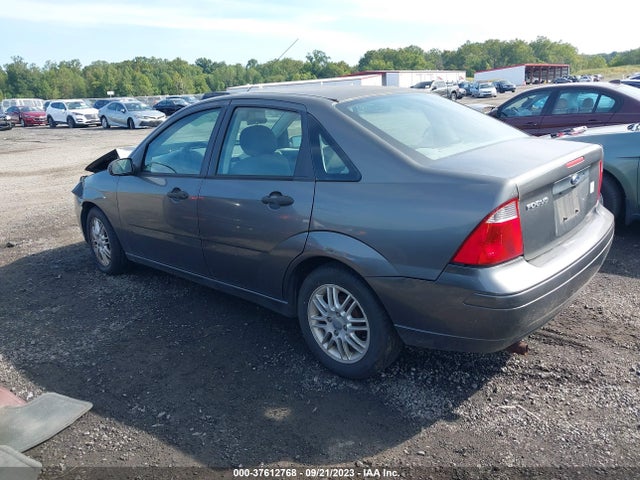 2005 FORD FOCUS ZX4 VIN: 1FAFP34N75W306183