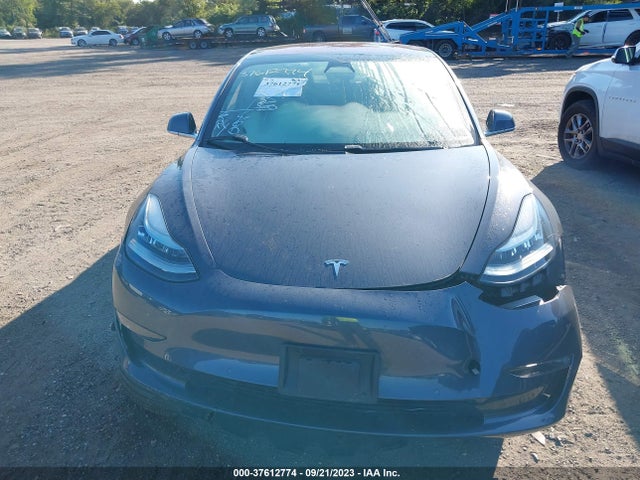 2018 Tesla 3, VIN: 5YJ3E1EA2JF021814