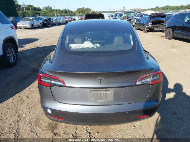 2018 Tesla 3, VIN: 5YJ3E1EA2JF021814