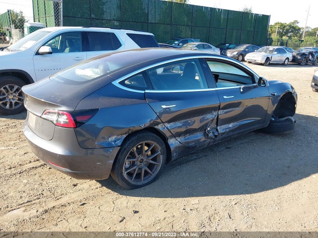 2018 Tesla 3, VIN: 5YJ3E1EA2JF021814