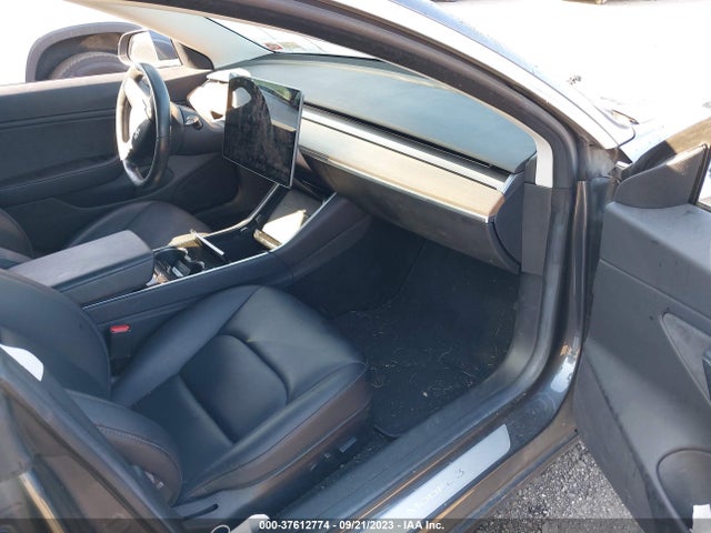 2018 Tesla 3, VIN: 5YJ3E1EA2JF021814