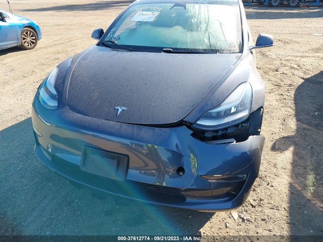 2018 Tesla 3, VIN: 5YJ3E1EA2JF021814