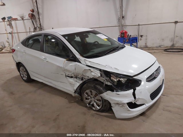 2016 KMHCT4AE6GU949752 zdjęcie główne