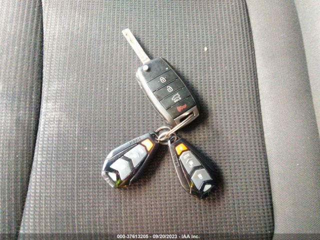 5XYKTDA75EG517329 KIA SORENTO LX