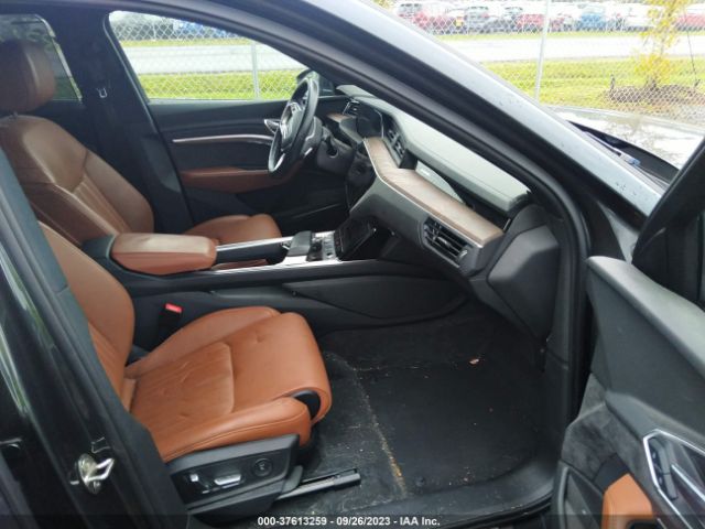 WA1VAAGE0KB018123 Audi E-tron Prestige