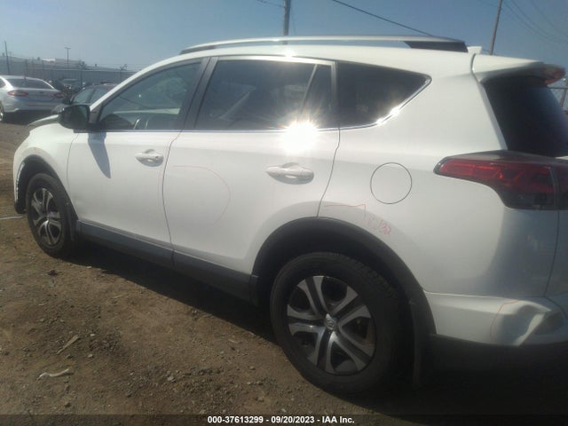 Toyota RAV4 LE 2017 JTMBFREVXHJ123553 Image 3