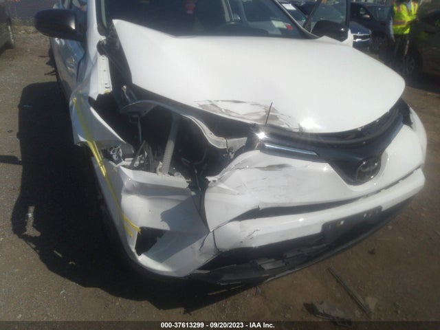 Toyota RAV4 LE 2017 JTMBFREVXHJ123553 Image 6