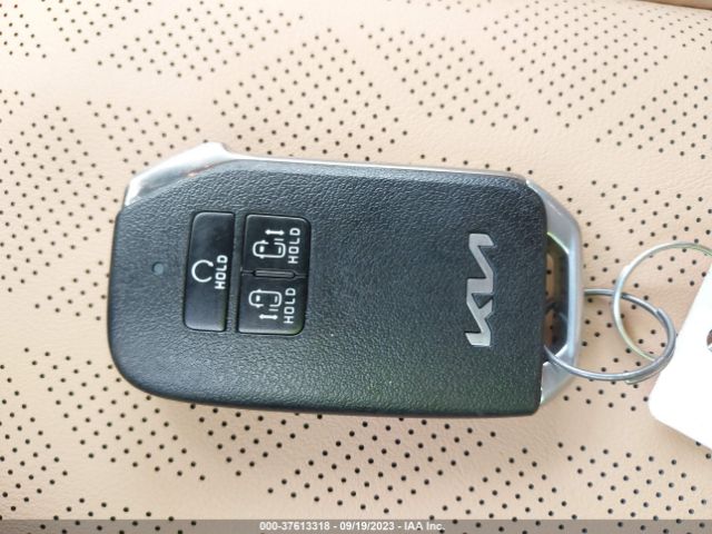 KNDNB4H32P6227686 KIA Carnival Lx